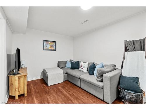 1464 Reynolds Avenue, Burlington, ON - Indoor Photo Showing Living Room