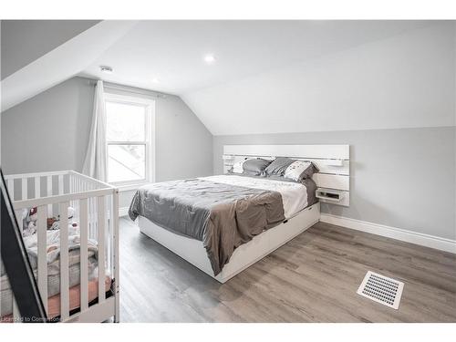 1024 Cedarwood Place, Burlington, ON - Indoor Photo Showing Bedroom