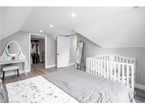 1024 Cedarwood Place, Burlington, ON - Indoor Photo Showing Bedroom