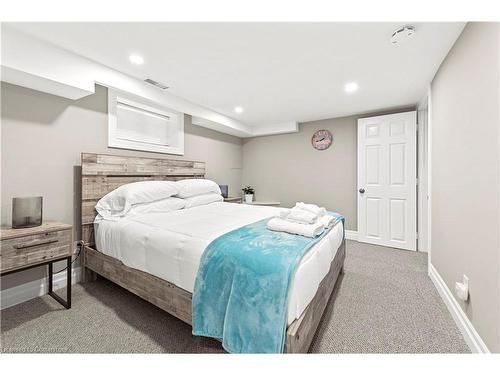 1024 Cedarwood Place, Burlington, ON - Indoor Photo Showing Bedroom