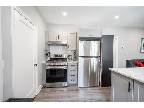 1024 Cedarwood Place, Burlington, ON - Indoor Photo Showing Kitchen