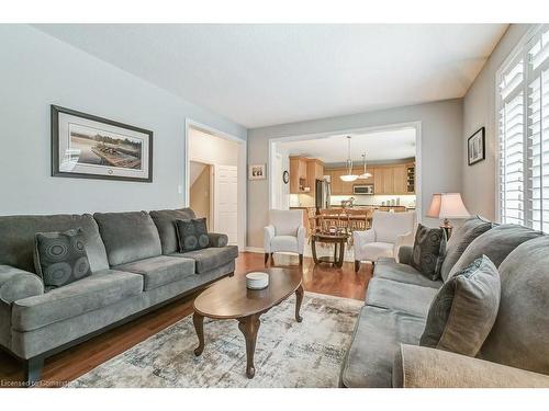 2065 William O'Connell Boulevard, Burlington, ON - Indoor Photo Showing Living Room