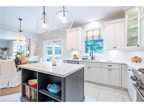 3 Oldenburg Road, Carlisle, ON - Indoor Photo Showing Kitchen With Upgraded Kitchen