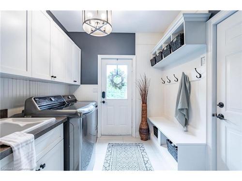 3 Oldenburg Road, Carlisle, ON - Indoor Photo Showing Laundry Room