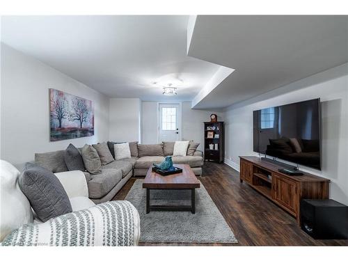 3 Oldenburg Road, Carlisle, ON - Indoor Photo Showing Living Room