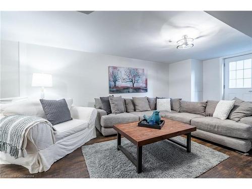 3 Oldenburg Road, Carlisle, ON - Indoor Photo Showing Living Room