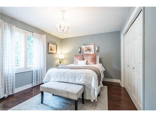 3 Oldenburg Road, Carlisle, ON - Indoor Photo Showing Bedroom