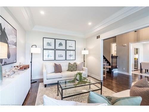 3 Oldenburg Road, Carlisle, ON - Indoor Photo Showing Living Room