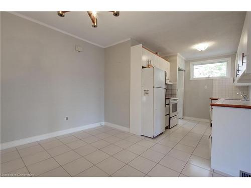 108 Lakeside Drive, Grimsby, ON - Indoor Photo Showing Kitchen