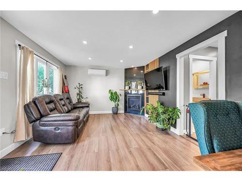 70 Sixth Avenue, Brantford, ON - Indoor Photo Showing Living Room With Fireplace