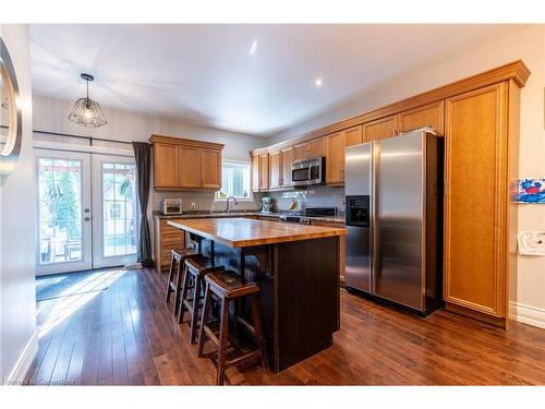 425 Jackson Street W, Hamilton, ON - Indoor Photo Showing Kitchen