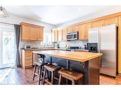 425 Jackson Street W, Hamilton, ON - Indoor Photo Showing Kitchen