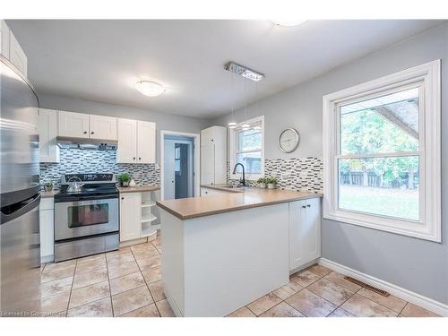 87 Canboro Road, Fonthill, ON - Indoor Photo Showing Kitchen With Upgraded Kitchen