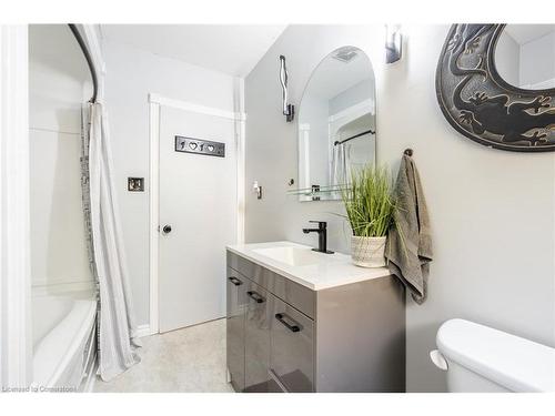 87 Canboro Road, Fonthill, ON - Indoor Photo Showing Bathroom