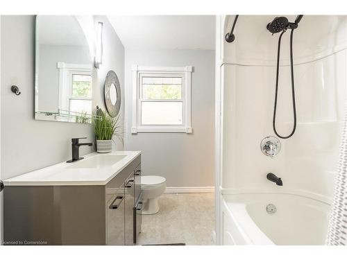 87 Canboro Road, Fonthill, ON - Indoor Photo Showing Bathroom