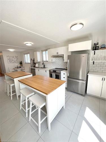 87 Locheed Drive, Hamilton, ON - Indoor Photo Showing Kitchen