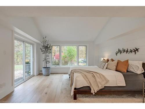 2365 Britannia Road, Burlington, ON - Indoor Photo Showing Bedroom