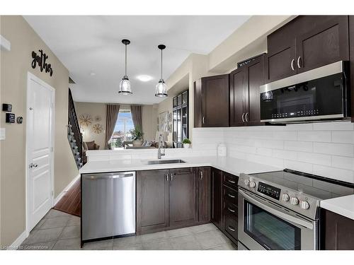 24-8 Hemlock Way, Grimsby, ON - Indoor Photo Showing Kitchen With Upgraded Kitchen