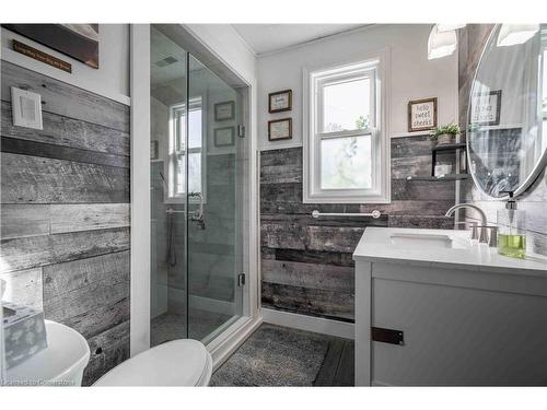 329 Margaret Avenue, Stoney Creek, ON - Indoor Photo Showing Bathroom