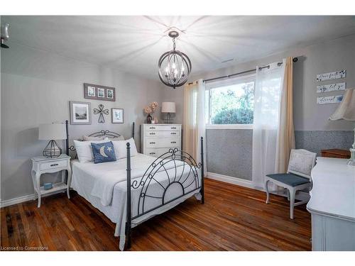 329 Margaret Avenue, Stoney Creek, ON - Indoor Photo Showing Bedroom