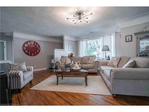 329 Margaret Avenue, Stoney Creek, ON - Indoor Photo Showing Living Room