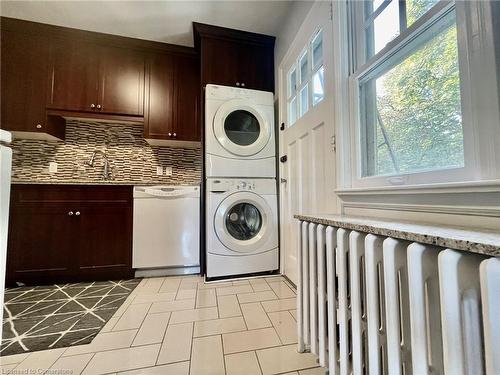 2-272 Park Street S, Hamilton, ON - Indoor Photo Showing Laundry Room