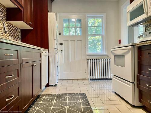 2-272 Park Street S, Hamilton, ON - Indoor Photo Showing Kitchen