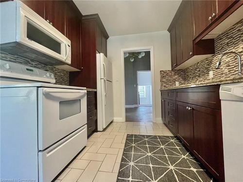 2-272 Park Street S, Hamilton, ON - Indoor Photo Showing Kitchen