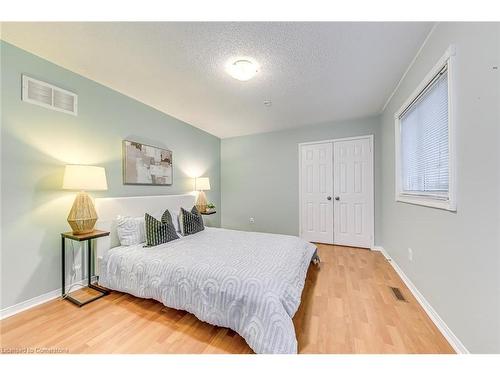 435 March Crescent, Oakville, ON - Indoor Photo Showing Bedroom