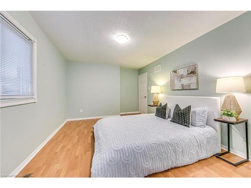 435 March Crescent, Oakville, ON - Indoor Photo Showing Bedroom