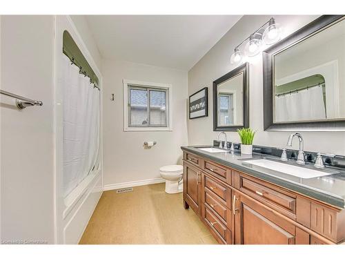 435 March Crescent, Oakville, ON - Indoor Photo Showing Bathroom