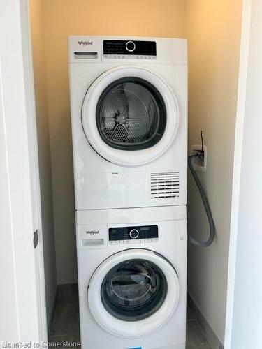 519-600 North Service Road, Stoney Creek, ON - Indoor Photo Showing Laundry Room