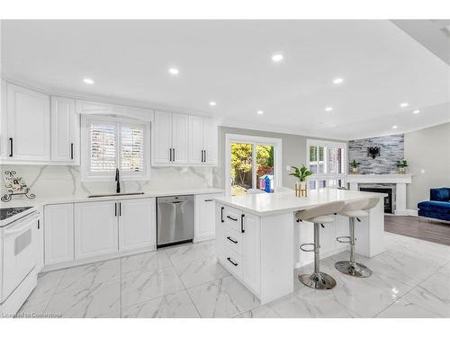 27 Emperor Avenue, Hamilton, ON - Indoor Photo Showing Kitchen