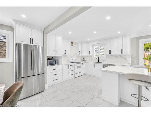 27 Emperor Avenue, Hamilton, ON - Indoor Photo Showing Kitchen