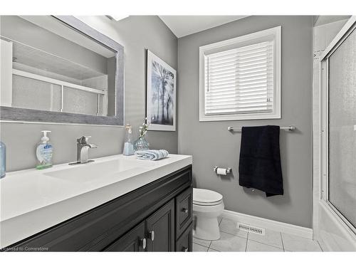 21 Tuscani Drive, Stoney Creek, ON - Indoor Photo Showing Bathroom