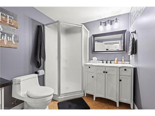 21 Tuscani Drive, Stoney Creek, ON - Indoor Photo Showing Bathroom