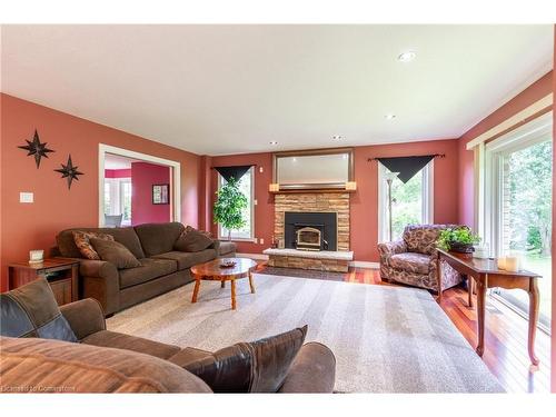 86 Ridge Road E, Grimsby, ON - Indoor Photo Showing Living Room With Fireplace