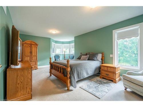 86 Ridge Road E, Grimsby, ON - Indoor Photo Showing Bedroom