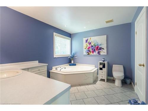 86 Ridge Road E, Grimsby, ON - Indoor Photo Showing Bathroom