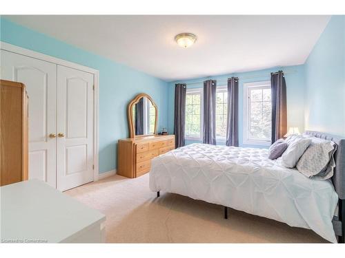 86 Ridge Road E, Grimsby, ON - Indoor Photo Showing Bedroom