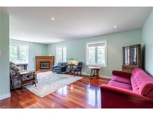 86 Ridge Road E, Grimsby, ON - Indoor Photo Showing Living Room With Fireplace