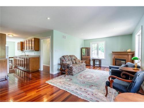 86 Ridge Road E, Grimsby, ON - Indoor Photo Showing Living Room With Fireplace