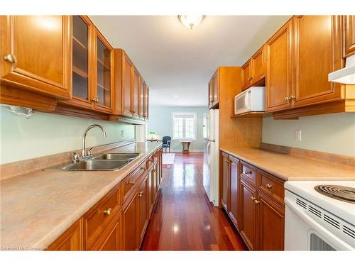 86 Ridge Road E, Grimsby, ON - Indoor Photo Showing Kitchen With Double Sink