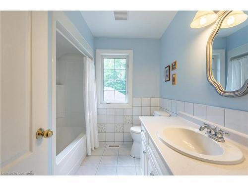 86 Ridge Road E, Grimsby, ON - Indoor Photo Showing Bathroom