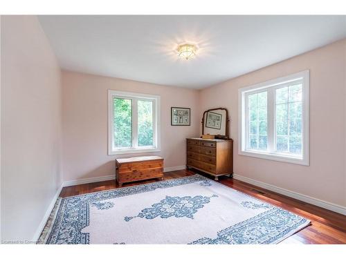 86 Ridge Road E, Grimsby, ON - Indoor Photo Showing Bedroom