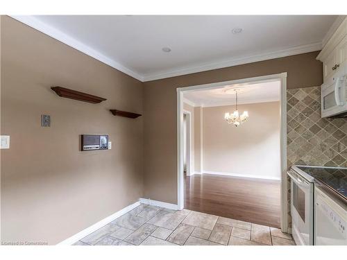 23-3125 Pinemeadow Drive, Burlington, ON - Indoor Photo Showing Kitchen