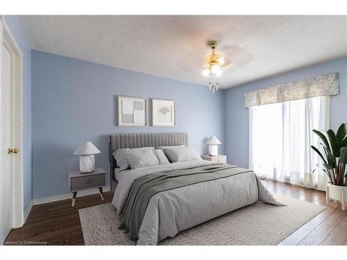 23-3125 Pinemeadow Drive, Burlington, ON - Indoor Photo Showing Bedroom