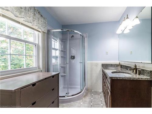 23-3125 Pinemeadow Drive, Burlington, ON - Indoor Photo Showing Bathroom