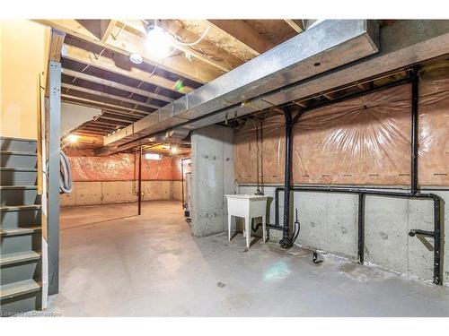 23-3125 Pinemeadow Drive, Burlington, ON - Indoor Photo Showing Basement