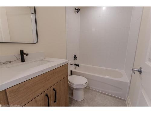 503-11 Robert Street, Hamilton, ON - Indoor Photo Showing Bathroom